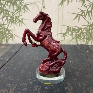 Лошадь на дыбах