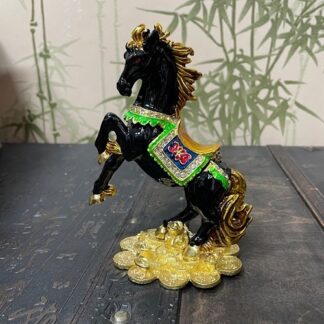 Шкатулка лошадь на монетах