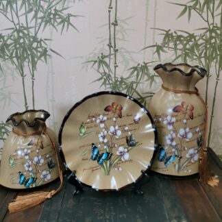 Набор: две вазы и тарелка европейский стиль: Цветы и бабочки - Магазин эзотерических товаров "Энергия Ци"