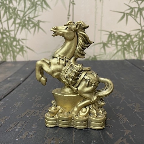 Лошадь на монетах со слитком Лошадь на монетах со слитком — изображение 5