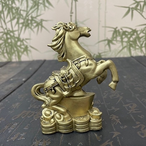 Лошадь на монетах со слитком Лошадь на монетах со слитком — изображение 4