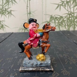 Цай Шен на лошади