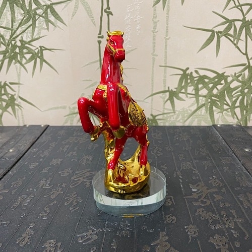 Лошадь на дыбах красная Лошадь на дыбах красная — изображение 4