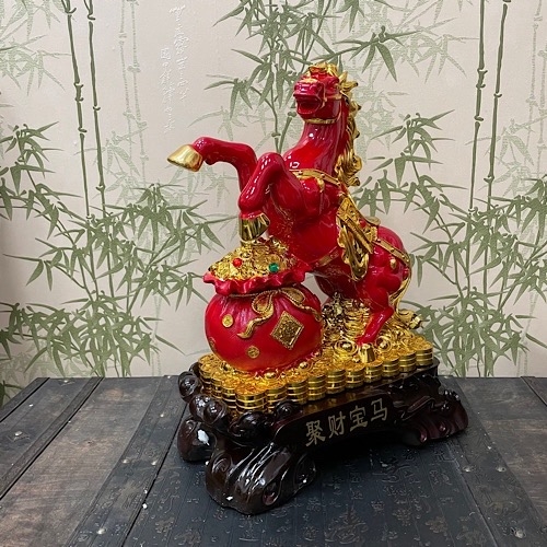 Лошадь на монетах красная Лошадь на монетах красная — изображение 3