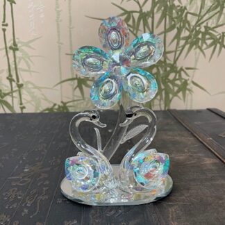 Лебеди под цветочком Лебеди под цветочком