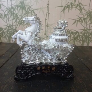 Лошадь с колесницей серебро