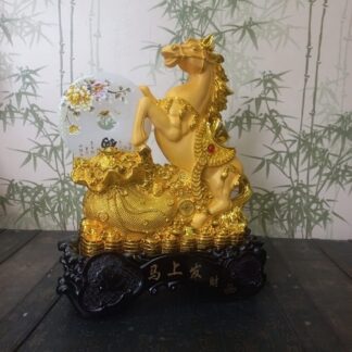 Лошадь с кругом Гуань Инь